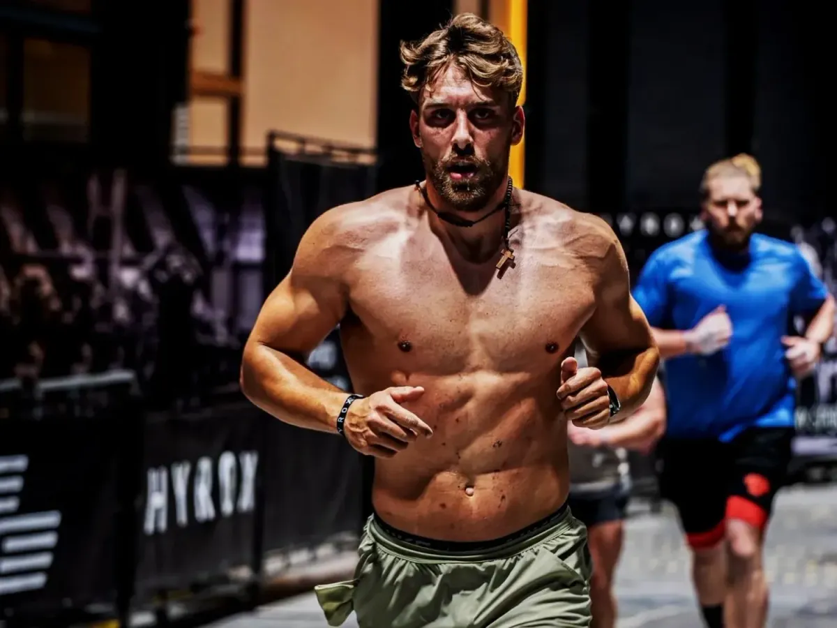 Ward Lemmelijn jaagt op wereldtitel HYROX, en is te volgen in webreeks