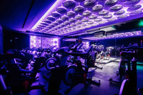 Party on a bike: dit zijn 5 hippe spinning concepten in België