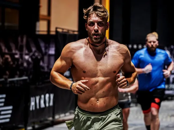 Ward Lemmelijn jaagt op wereldtitel HYROX, en is te volgen in webreeks